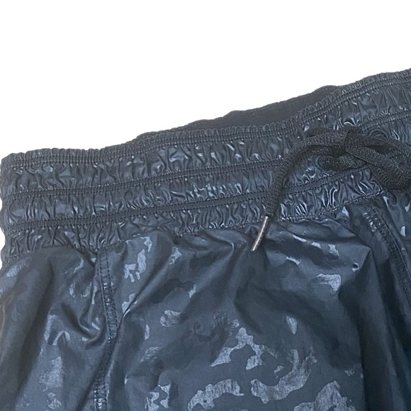 ATHLETA Black Rainier 2 in 1 Tight Leggings Shorts Athleisure Womens - Picture 6 of 10